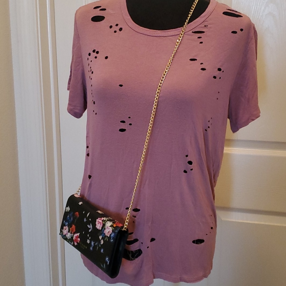 Women Distressed pink tshirt